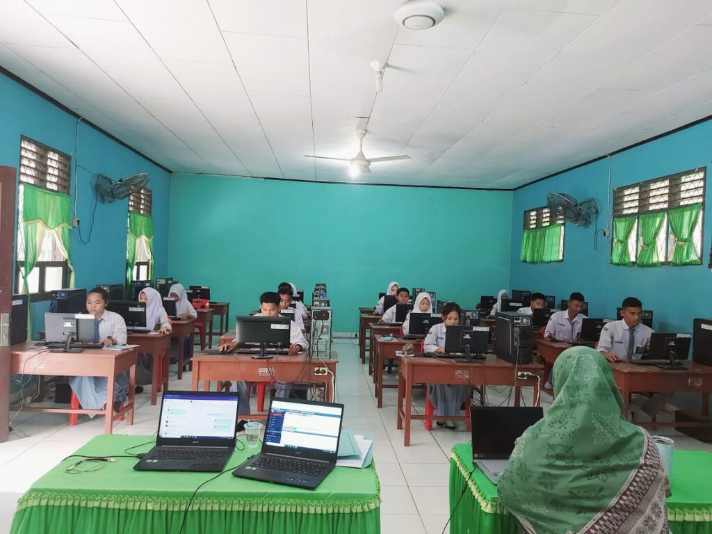 SMA lab komputer